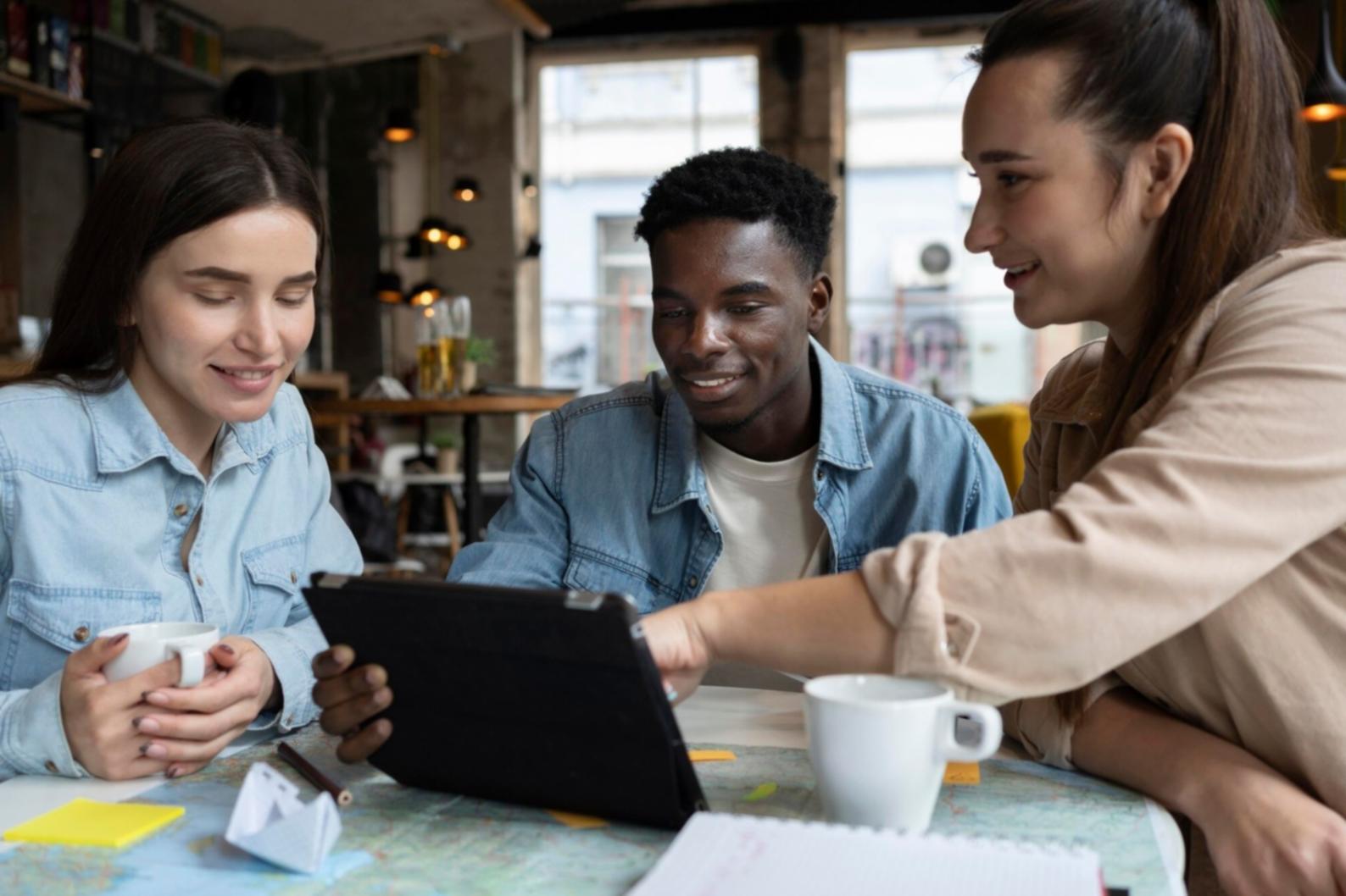 Týmová diskuze o finančních strategiích