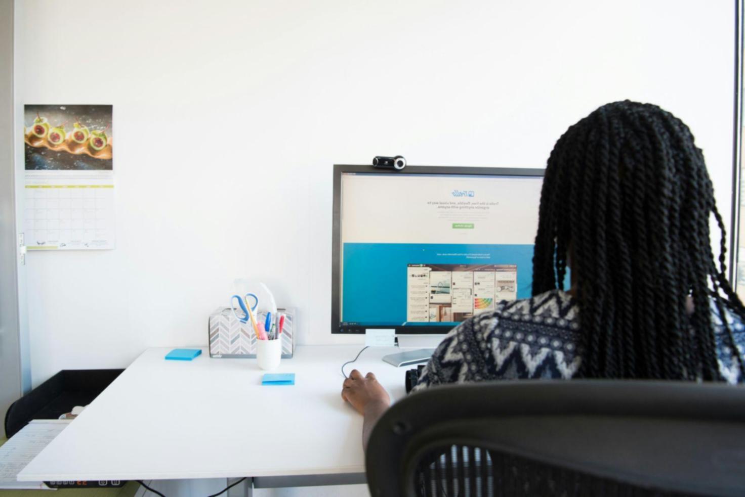 Týmová spolupráce na kurzu finanční komunikace